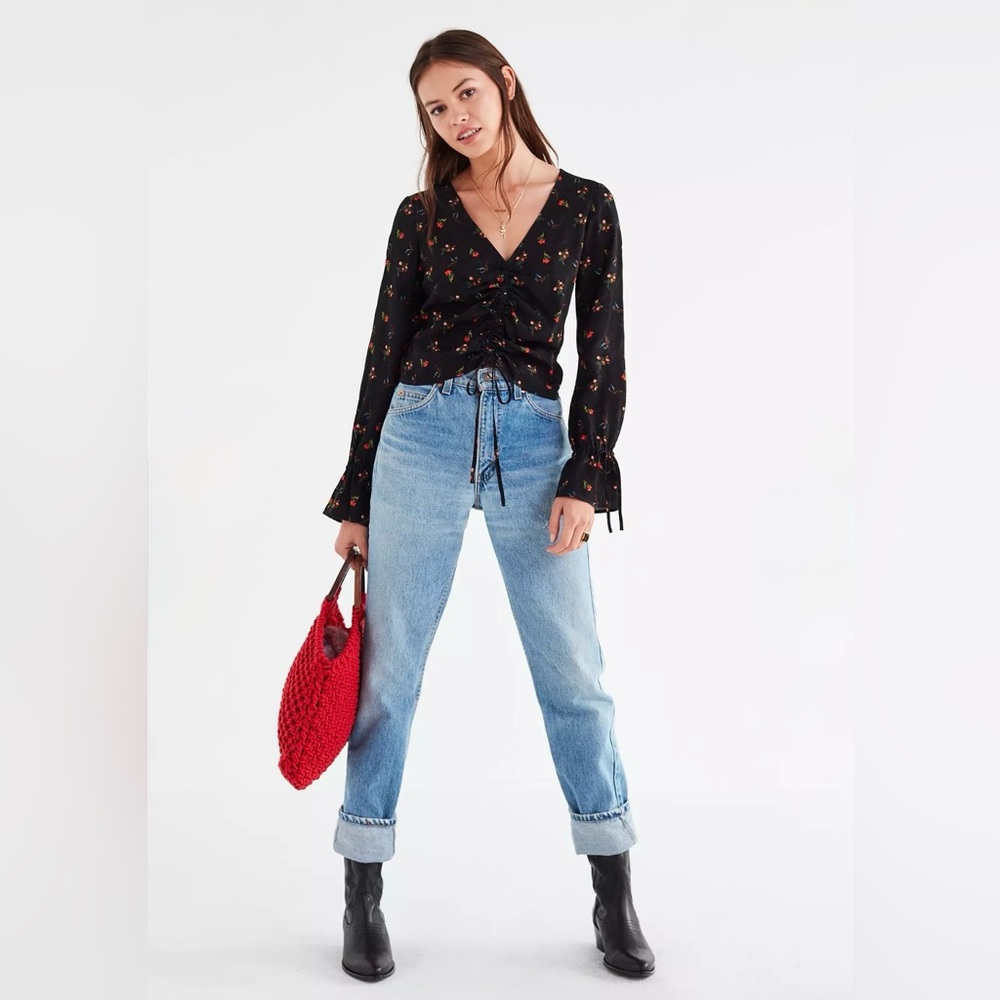 Urban Outfitters Black Floral Deep V Cinched Long Sleeve Blouse Sz M Cropped